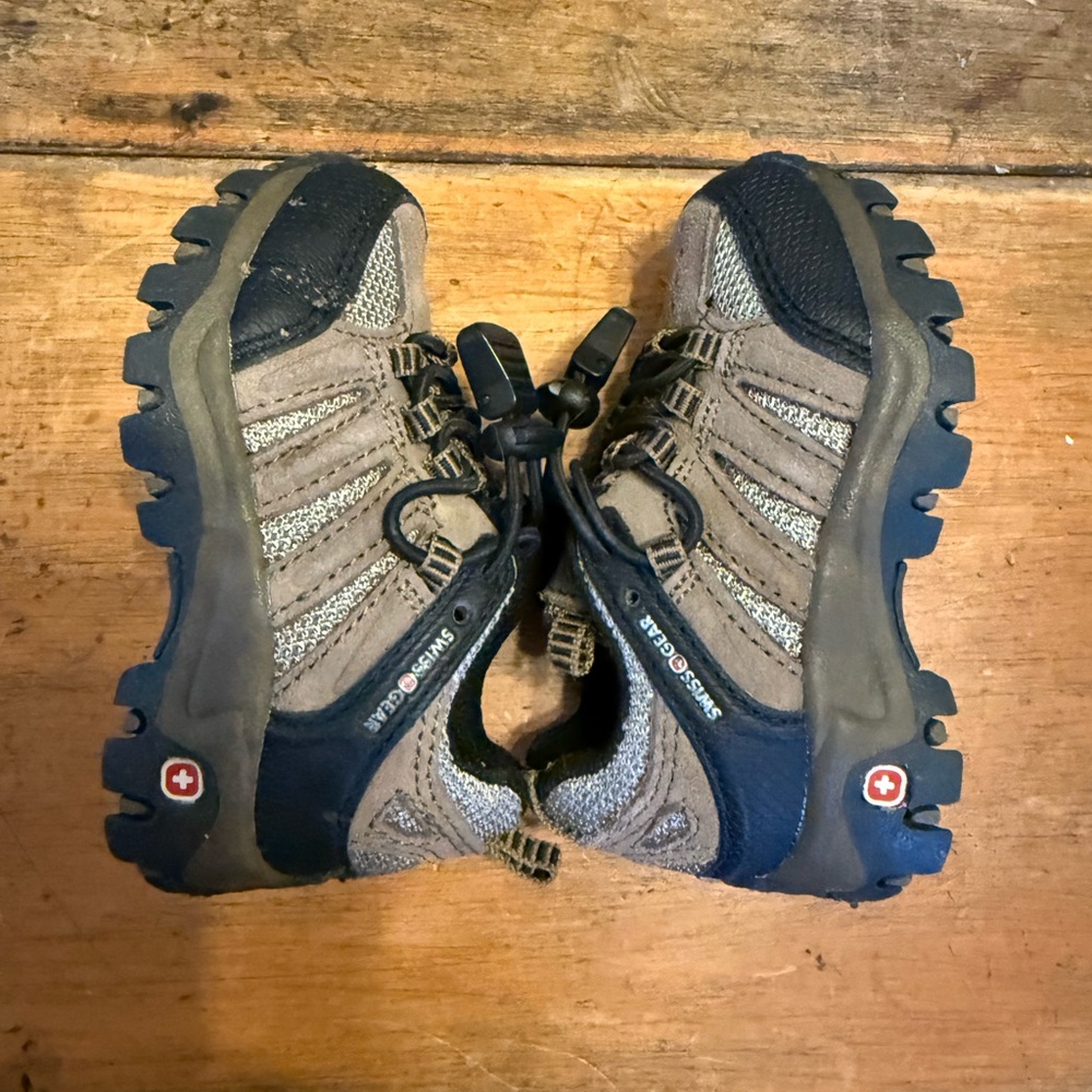 Toddler Outdoor Boots Swiss Gear US Size 5